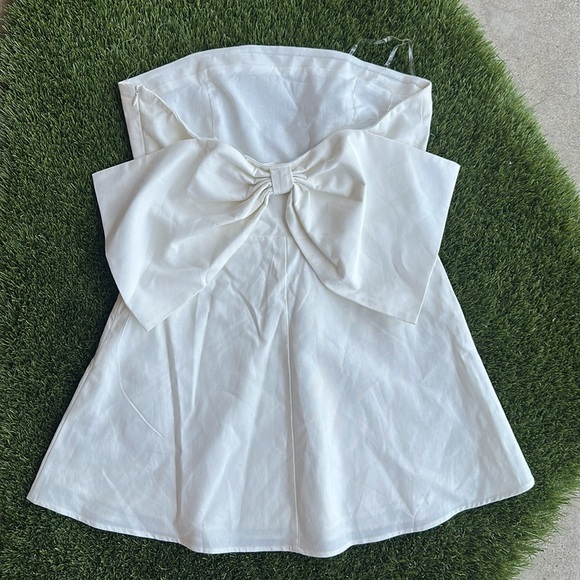 Altar'd State Ivory Strapless Dress Bow in back Women’s Size Large - Picture 6 of 11
